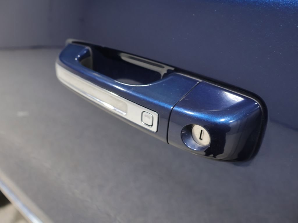 Used 2021 RAM 1500 Limited w/ Off Road Group AWD/4WD image 11