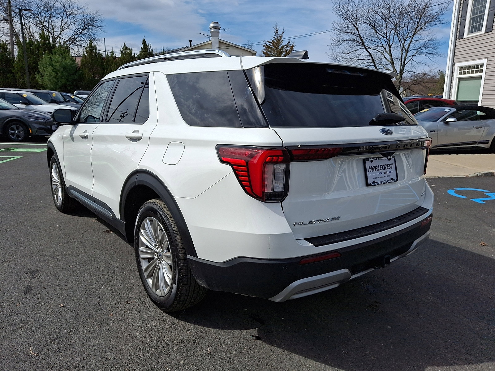 Certified 2025 Ford Explorer Platinum w/ LUX Leather Package image 7