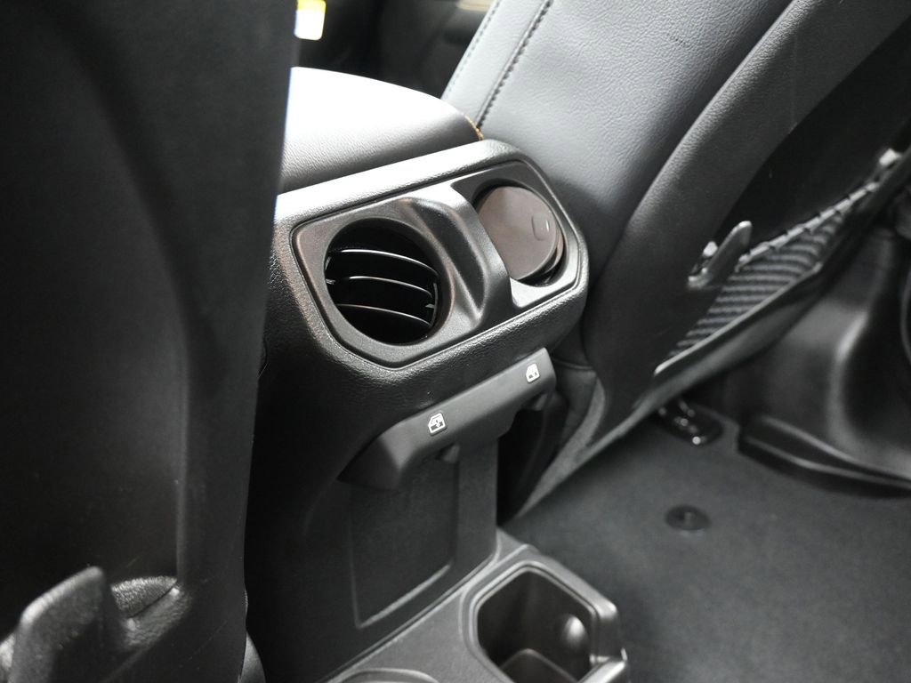 Used 2024 Jeep Gladiator Sport w/ Premium Package image 34