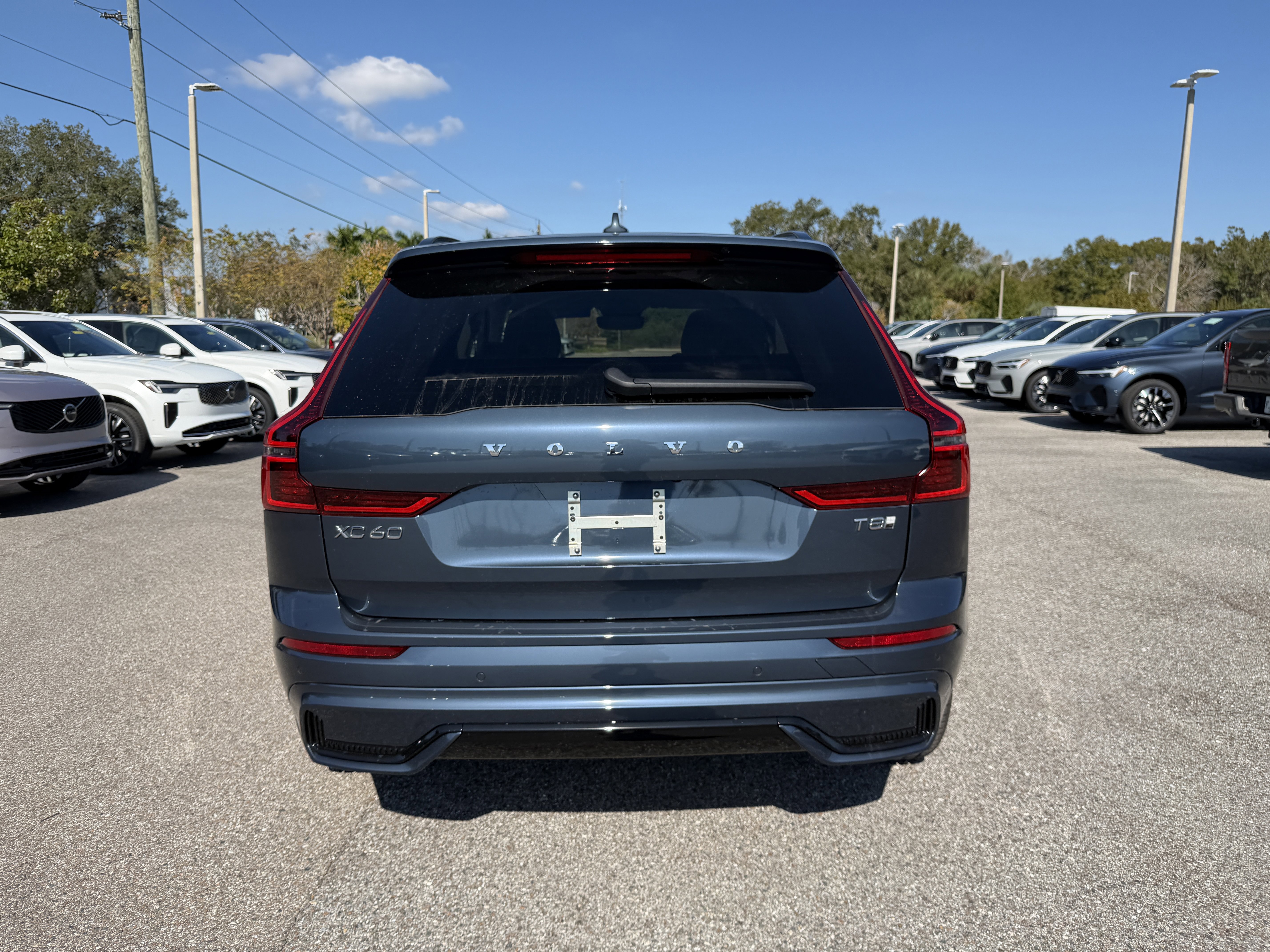 New 2026 Volvo XC60 T8 Ultra w/ Climate Package image 4