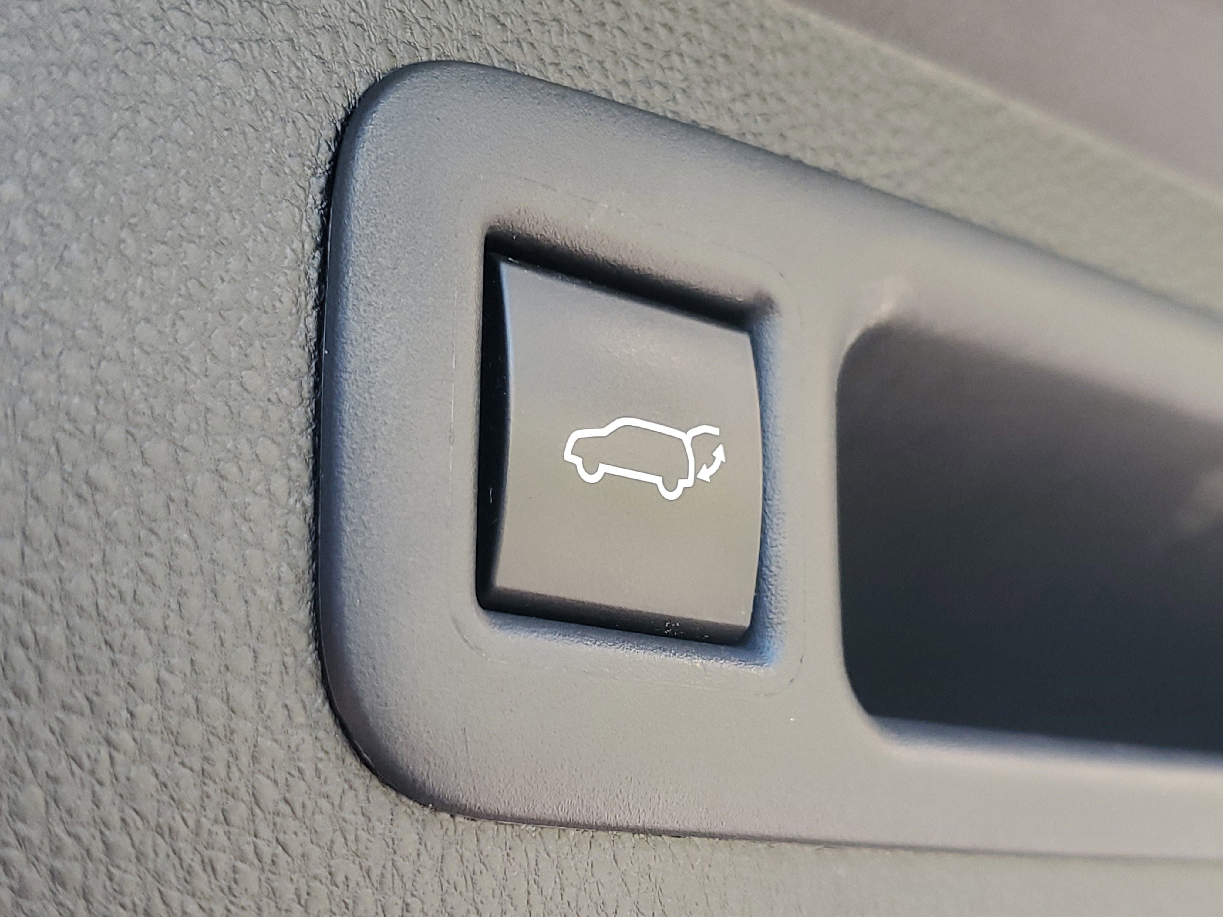 Used 2022 Toyota Highlander XLE image 10