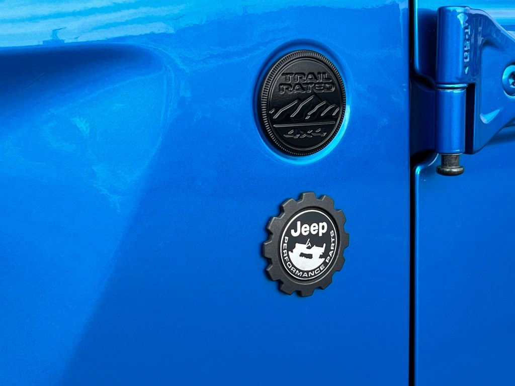 Used 2021 Jeep Gladiator Willys image 16