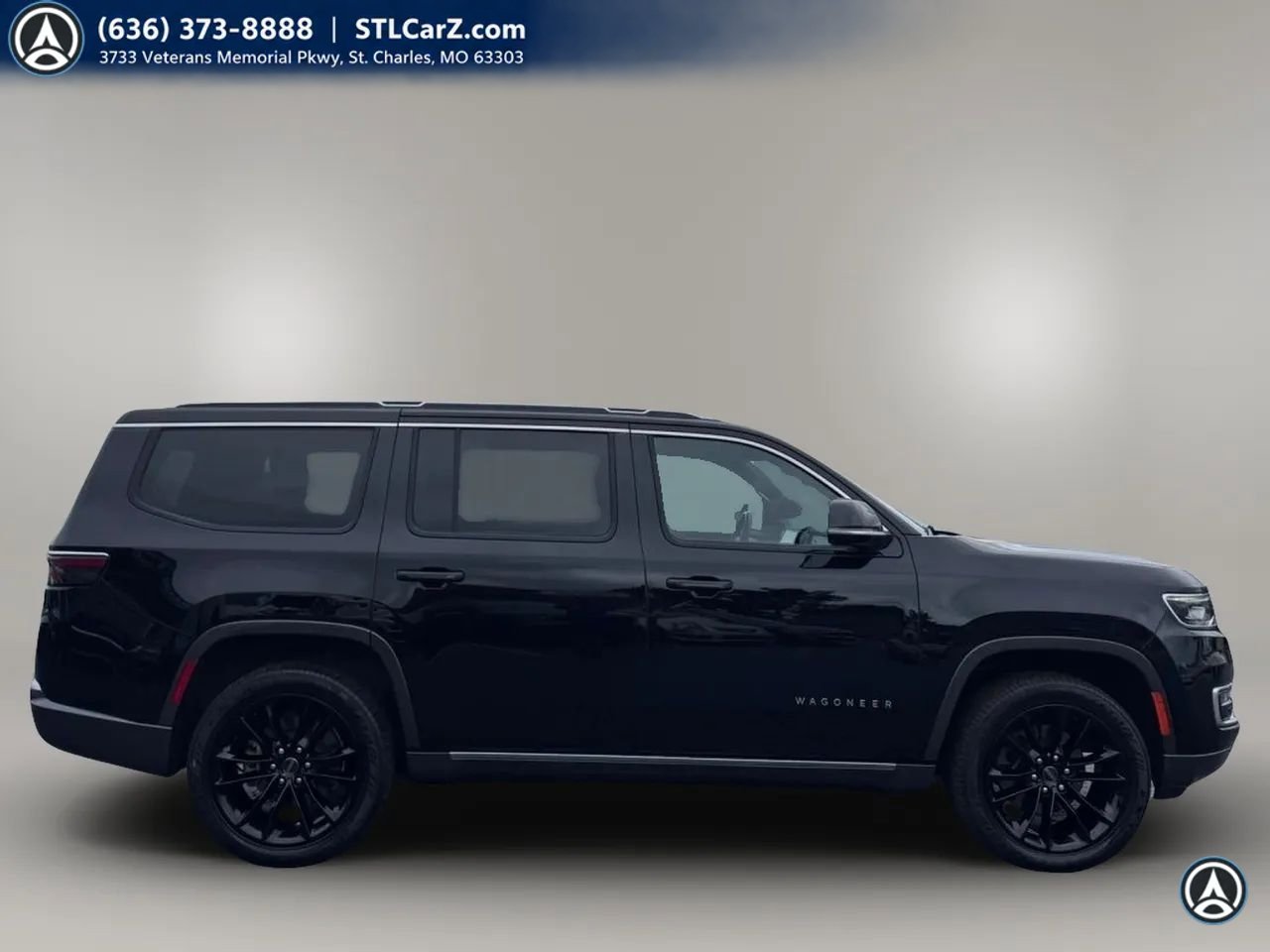 Used 2022 Jeep Wagoneer Series III w/ Premium Group I AWD/4WD image 2