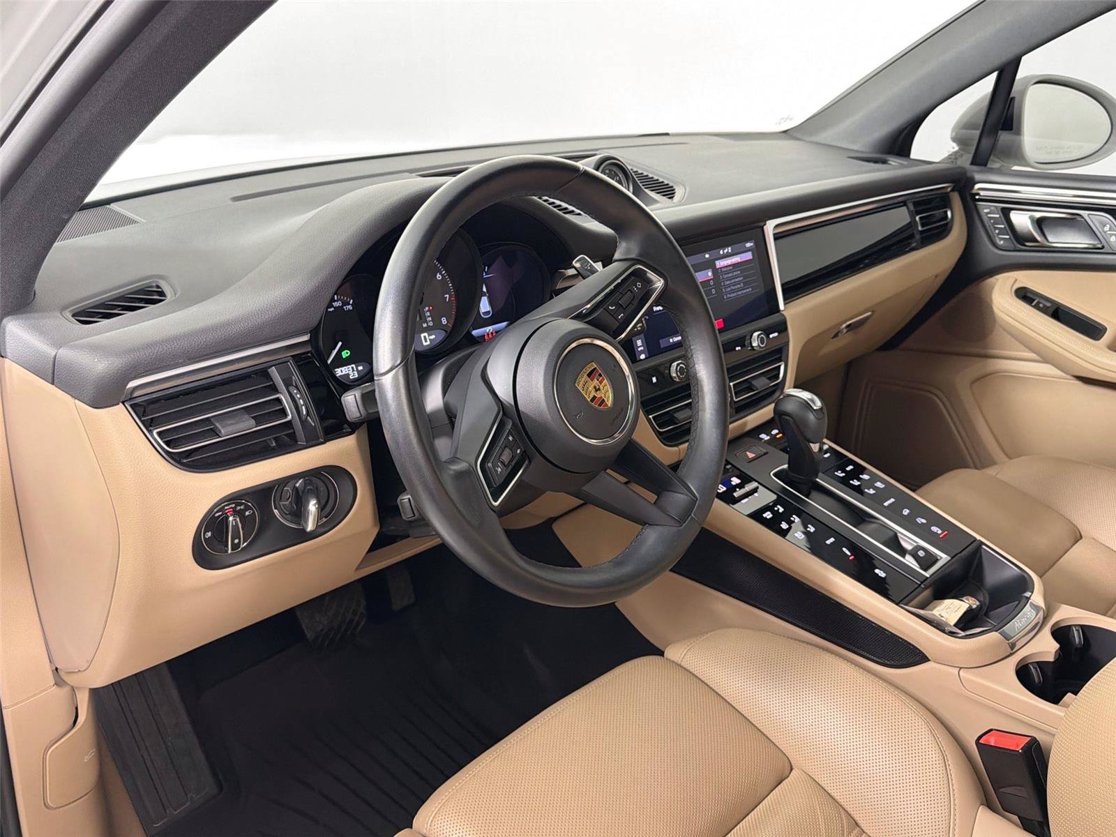 Certified 2023 Porsche Macan S AWD/4WD image 4