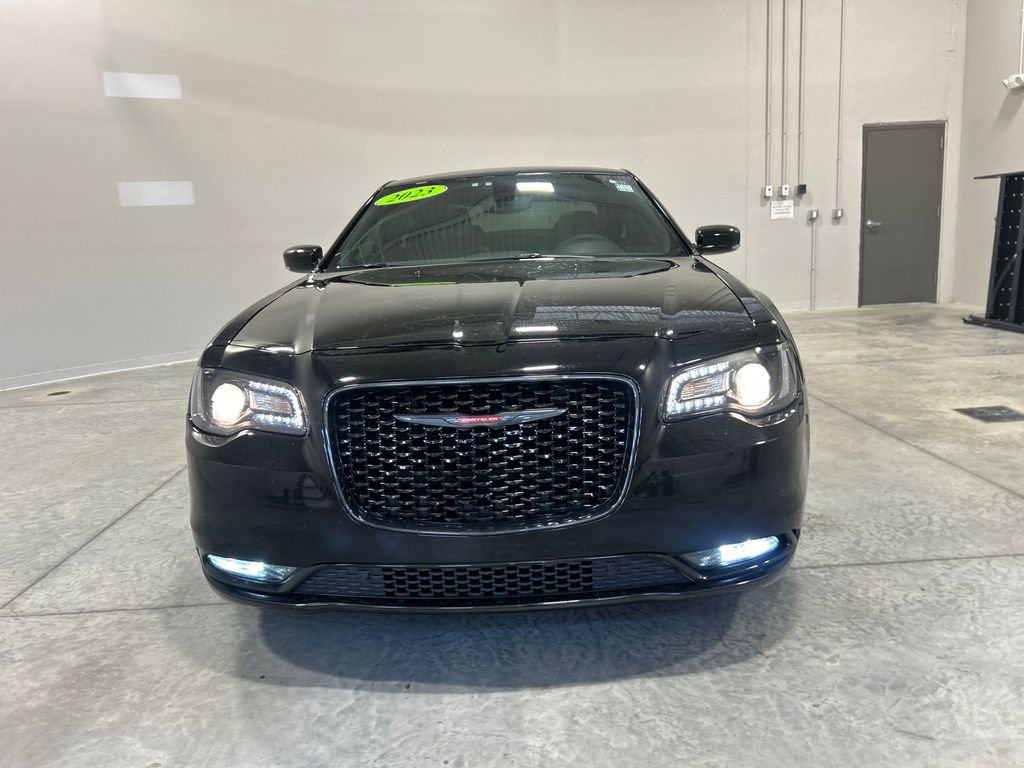 Used 2023 Chrysler 300 S image 3