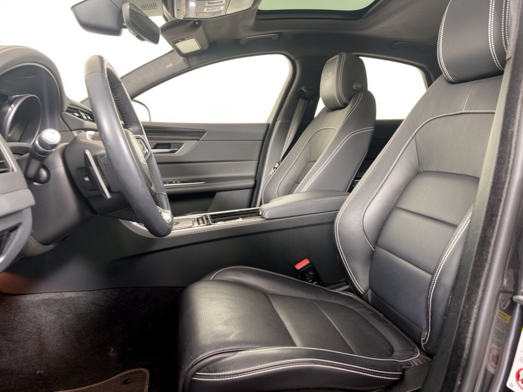 Used 2020 Jaguar XF S AWD/4WD image 5