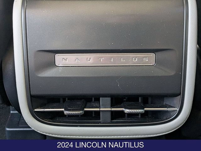 Used 2024 Lincoln Nautilus Reserve AWD/4WD image 16