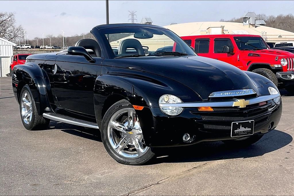 Used 2005 Chevrolet SSR w/ Preferred Equipment Group RWD image 33