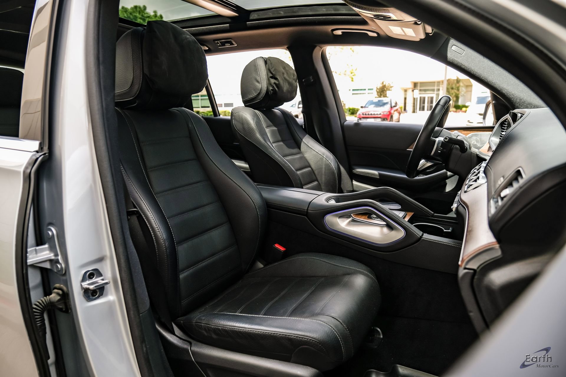 Used 2025 Mercedes-Benz GLS 580 4MATIC image 47