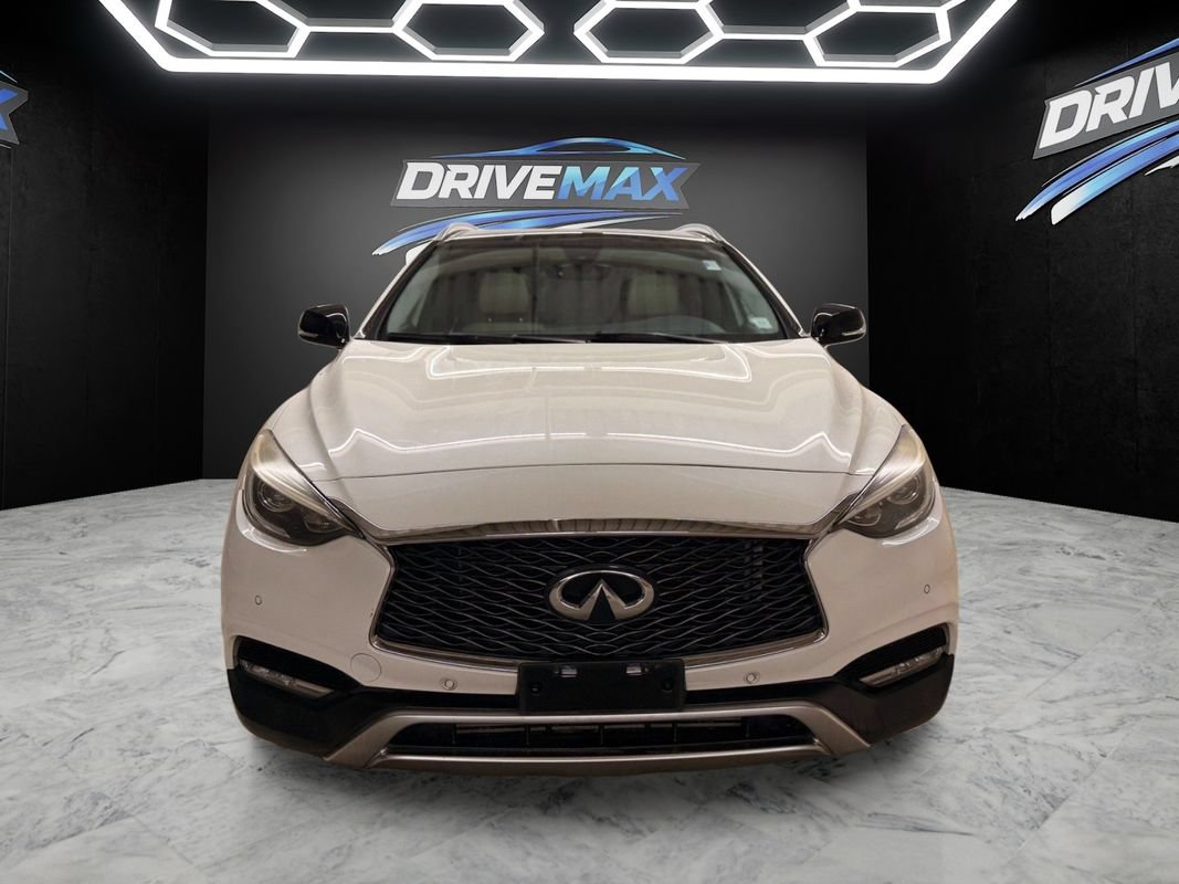 Used 2018 INFINITI QX30 Premium w/ Navigation Package AWD/4WD image 2