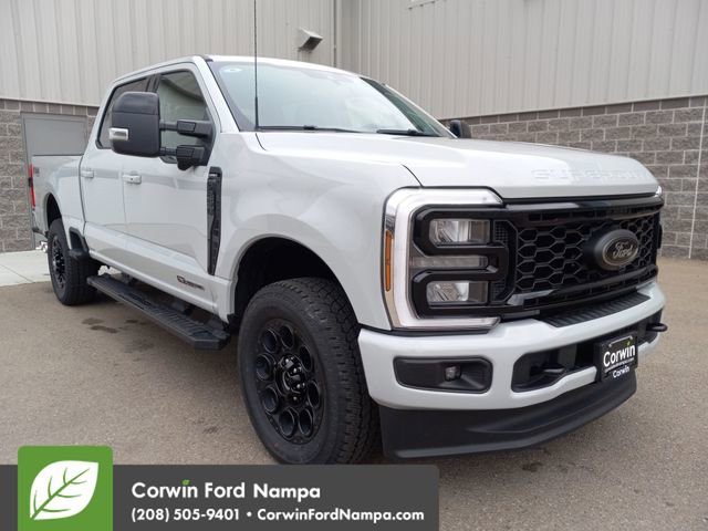 New 2026 Ford F250 Lariat w/ Black Appearance Package