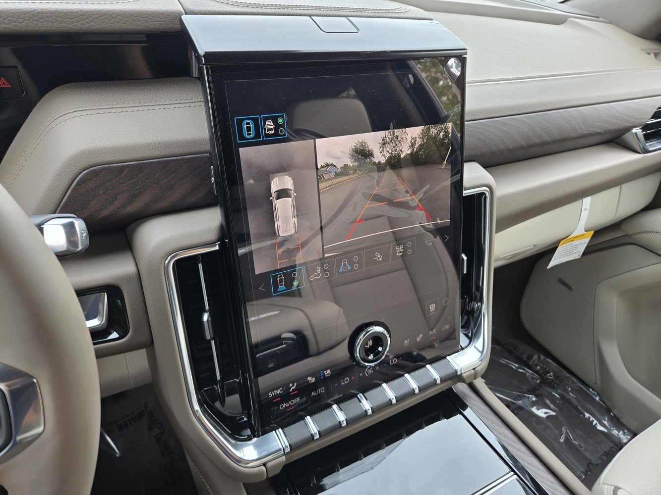 New 2026 GMC Yukon Denali w/ Denali Reserve Package image 8