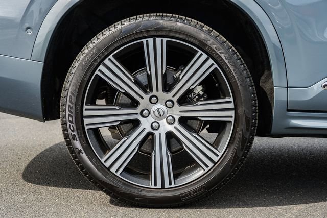 Used 2023 Volvo XC90 B6 Ultimate w/ Lounge Package image 19