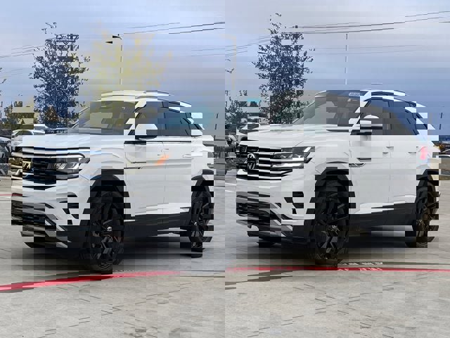 Used 2022 Volkswagen Atlas Cross Sport SE w/ Panoramic Sunroof Package video 2