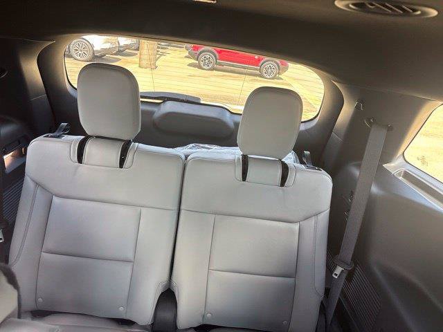 New 2027 Ford Explorer Active w/ Active Comfort Package RWD image 18