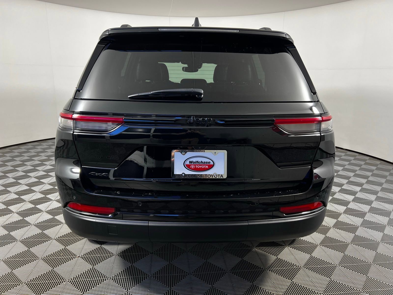 Used 2023 Jeep Grand Cherokee Altitude image 6
