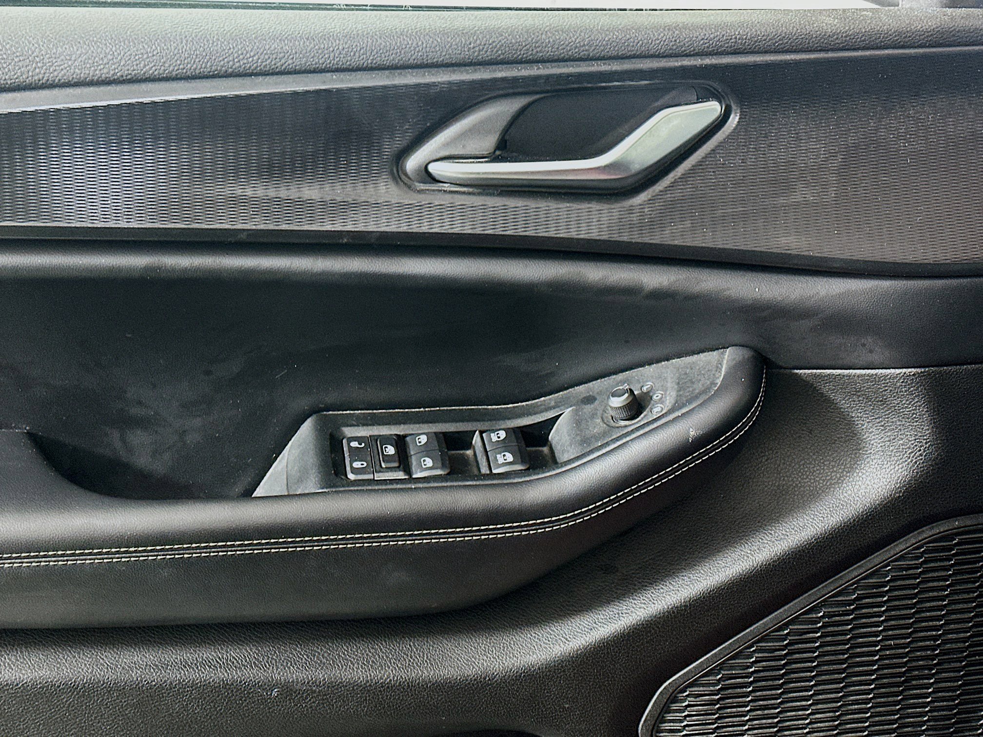 Used 2023 Jeep Grand Cherokee L Laredo image 15