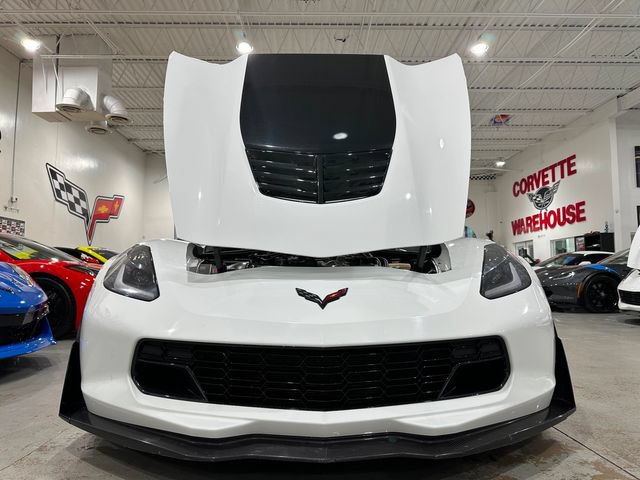 Used 2015 Chevrolet Corvette Z06 w/ 3LZ Preferred Equipment Group RWD image 21