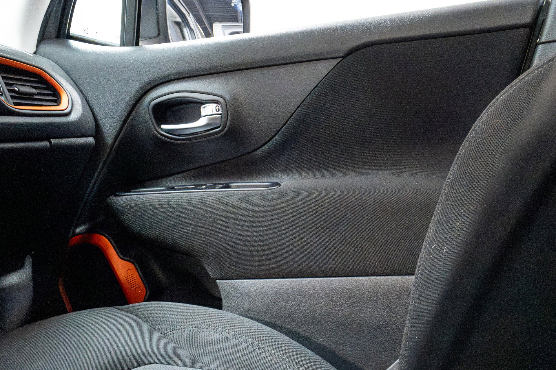 Used 2020 Jeep Renegade Sport image 14