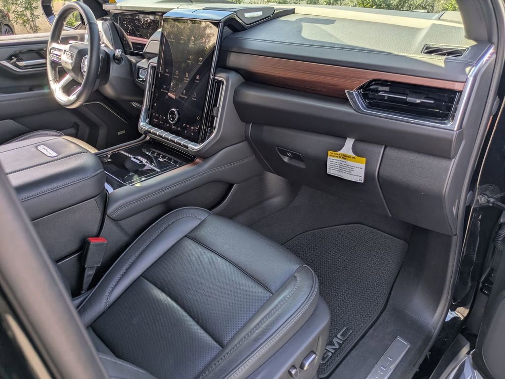Used 2025 GMC Yukon Denali image 32