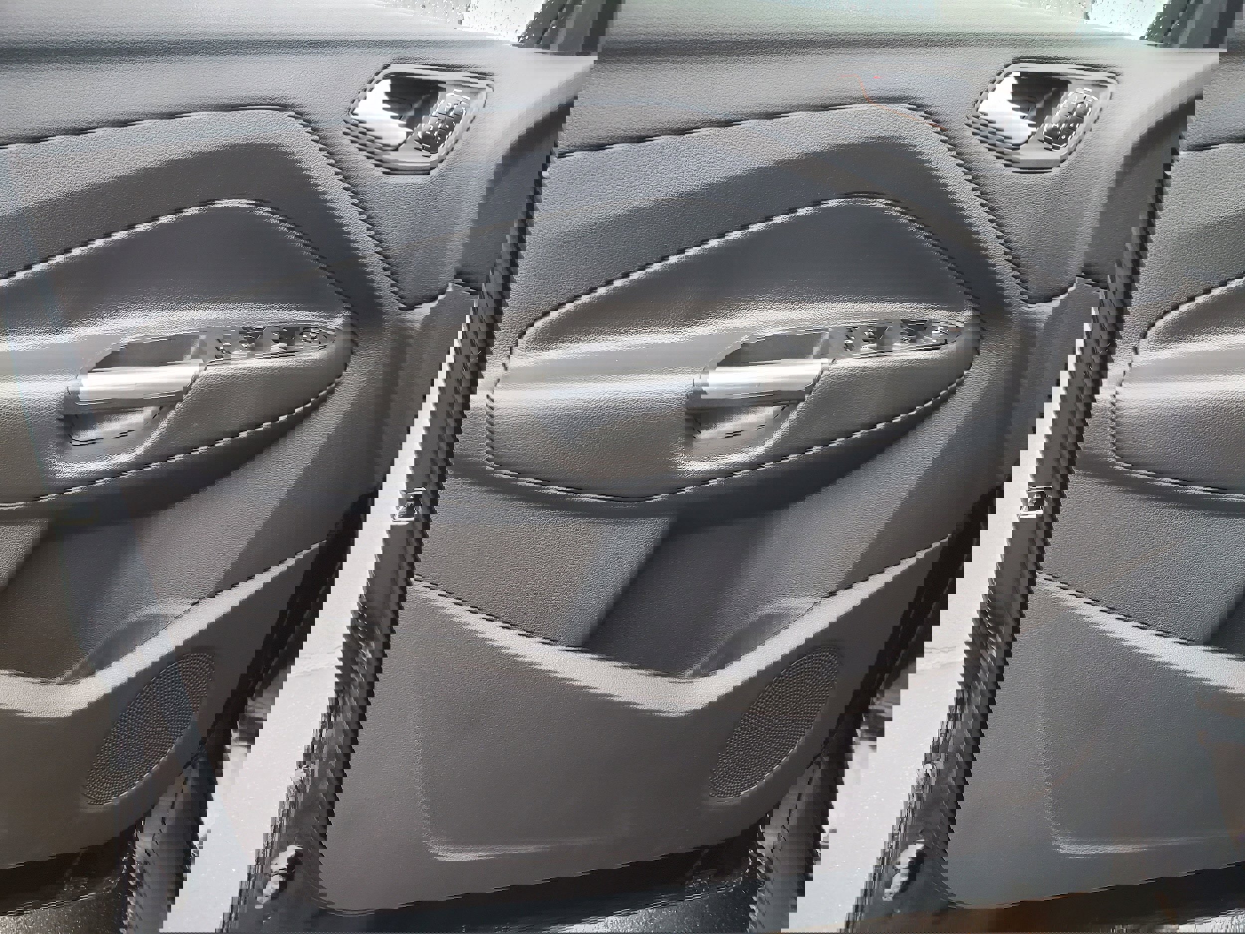 Used 2016 Ford Escape Titanium image 13