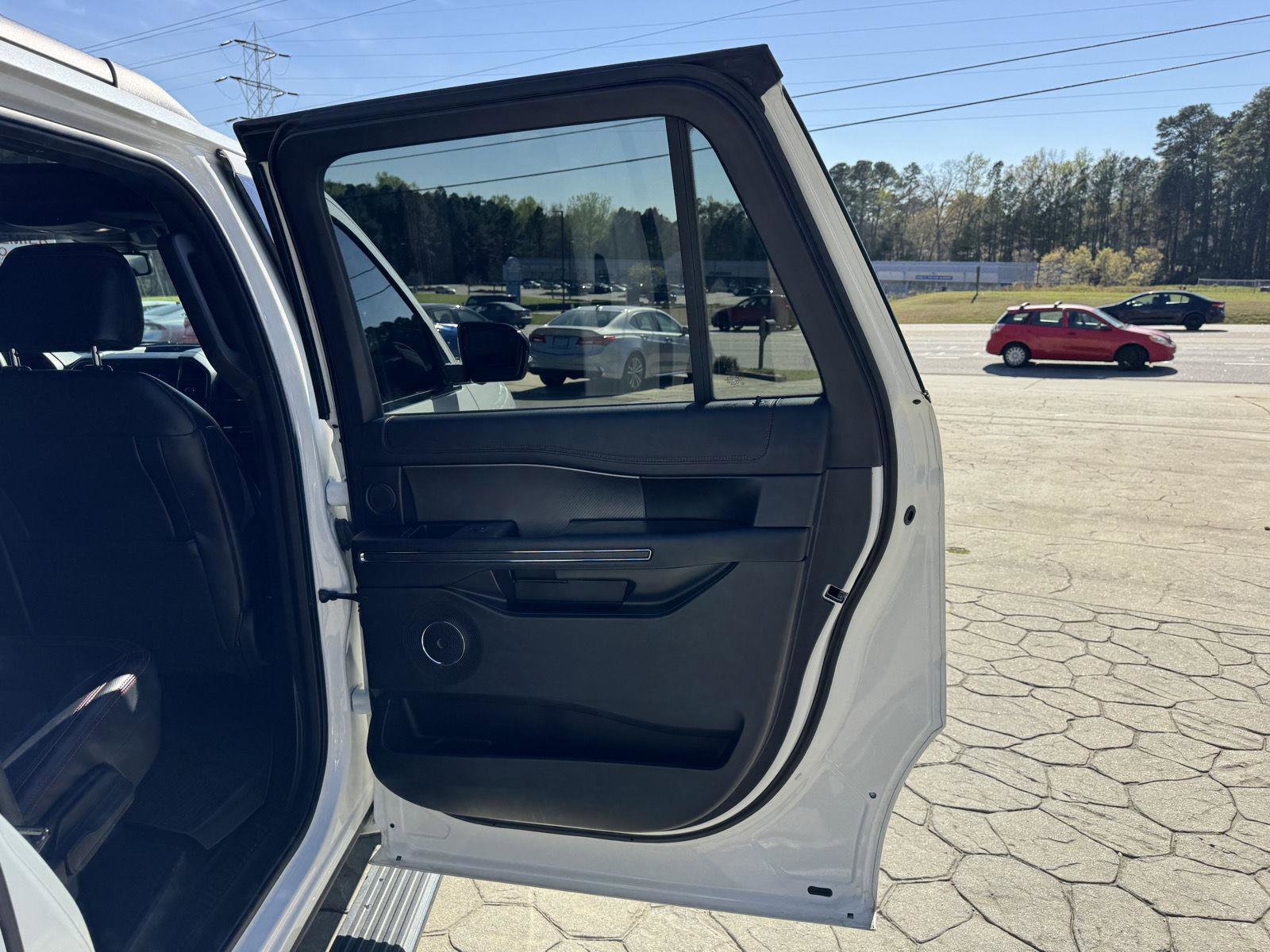 Used 2021 Ford Expedition Max Limited image 18