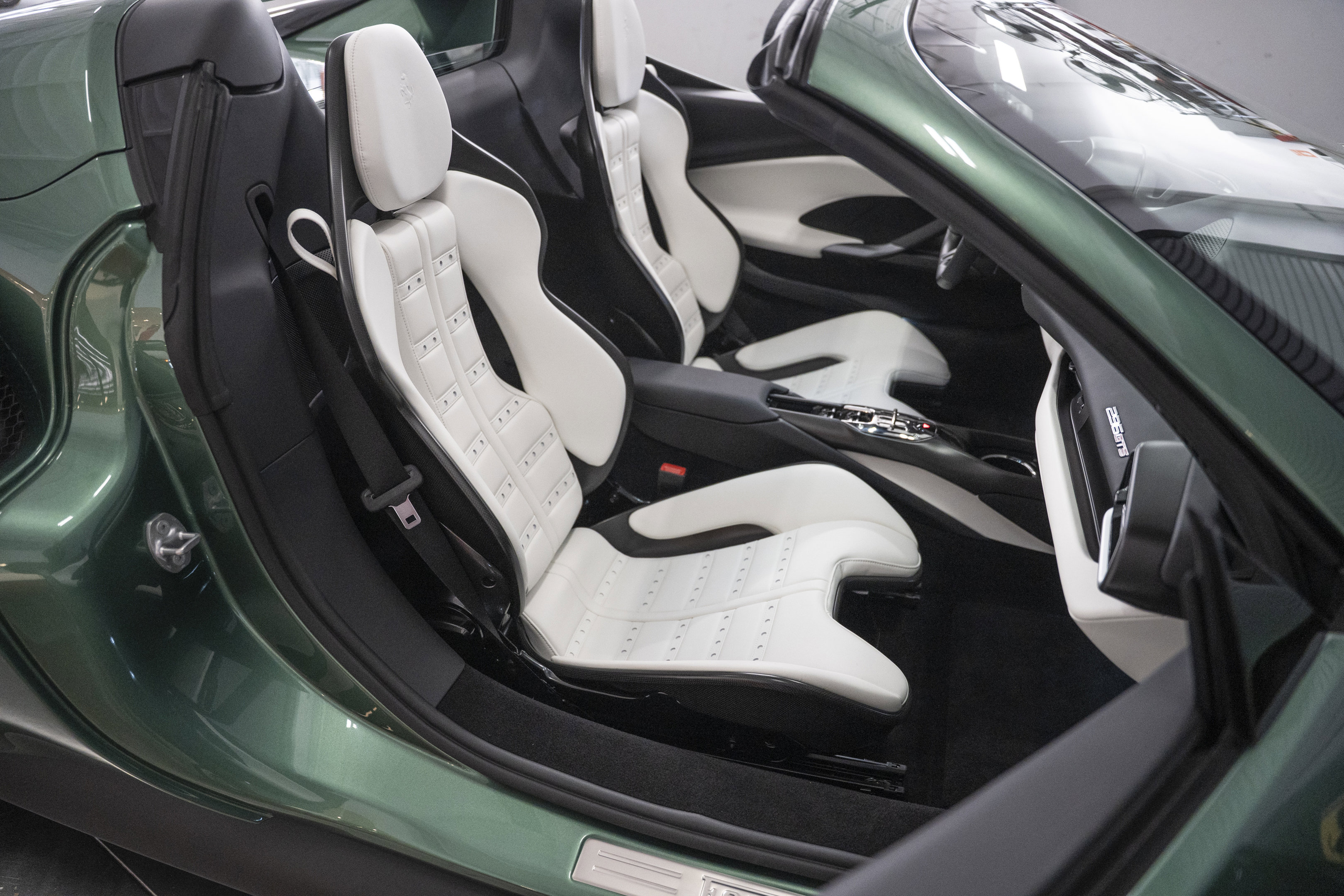 Used 2024 Ferrari 296 GTS image 31