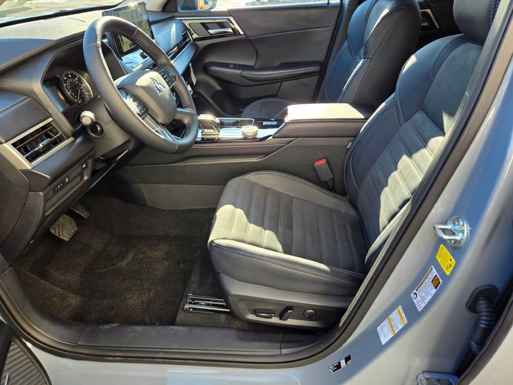 New 2026 Mitsubishi Outlander Trail Edition image 15