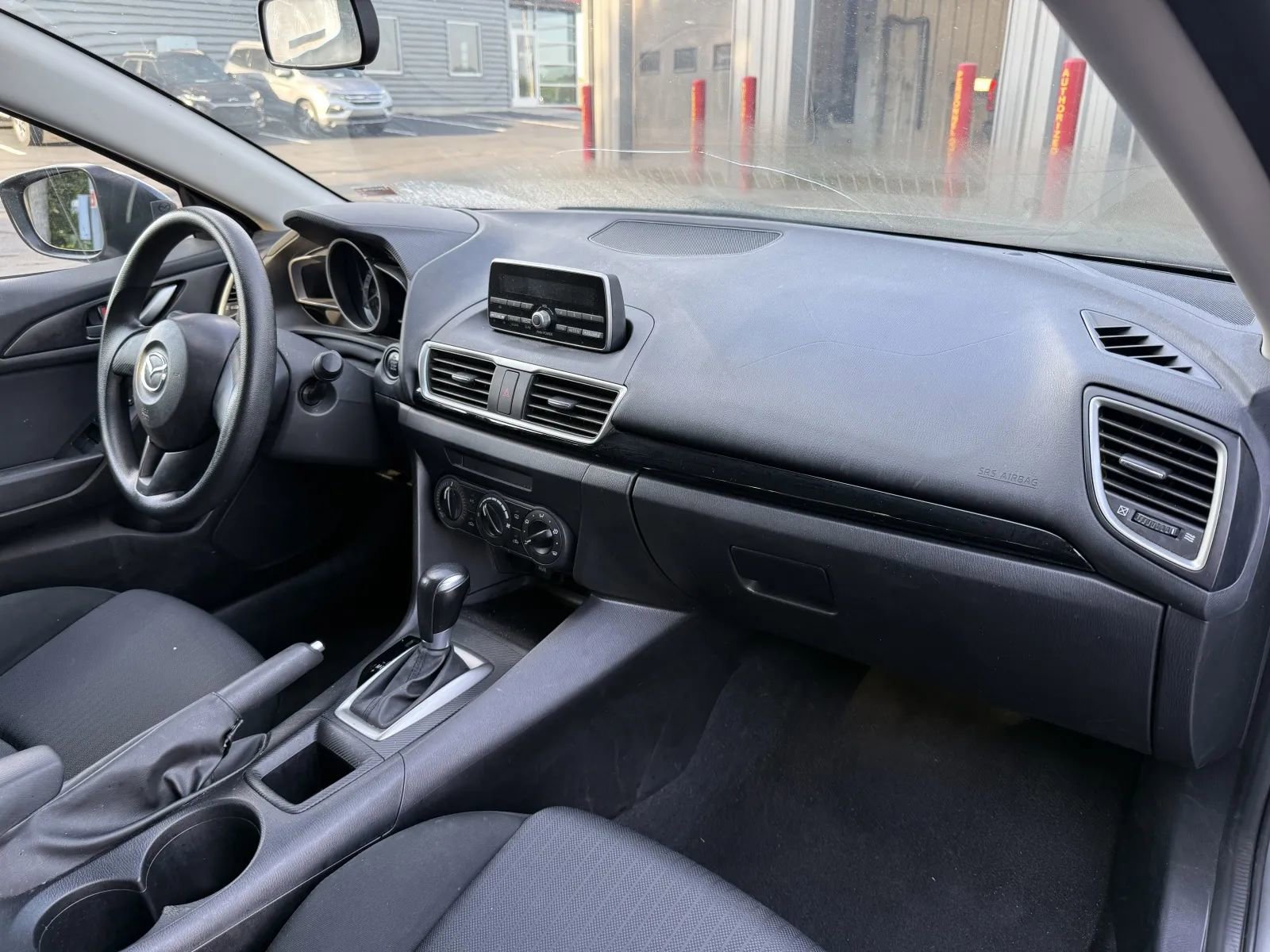 Used 2015 MAZDA MAZDA3 i SV FWD image 12