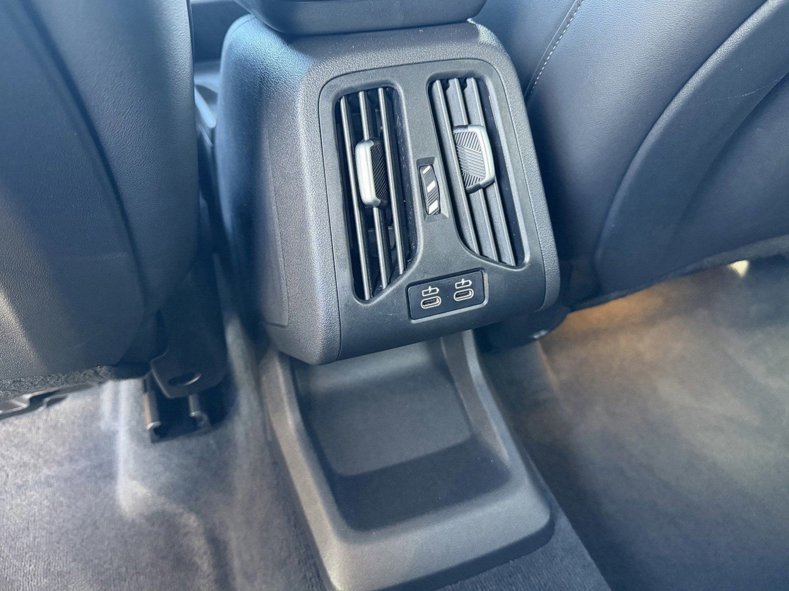 Certified 2025 BMW X2 xDrive28i image 17