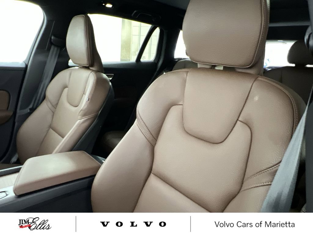 Used 2025 Volvo V60 B5 Cross Country Plus image 13