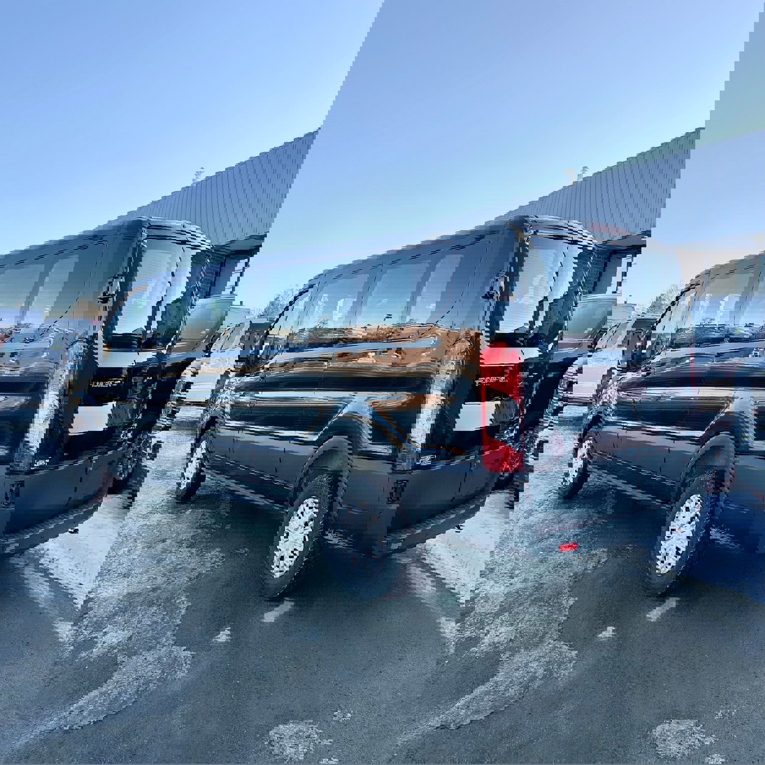 Used 2025 Ford Transit 350 XLT image 4