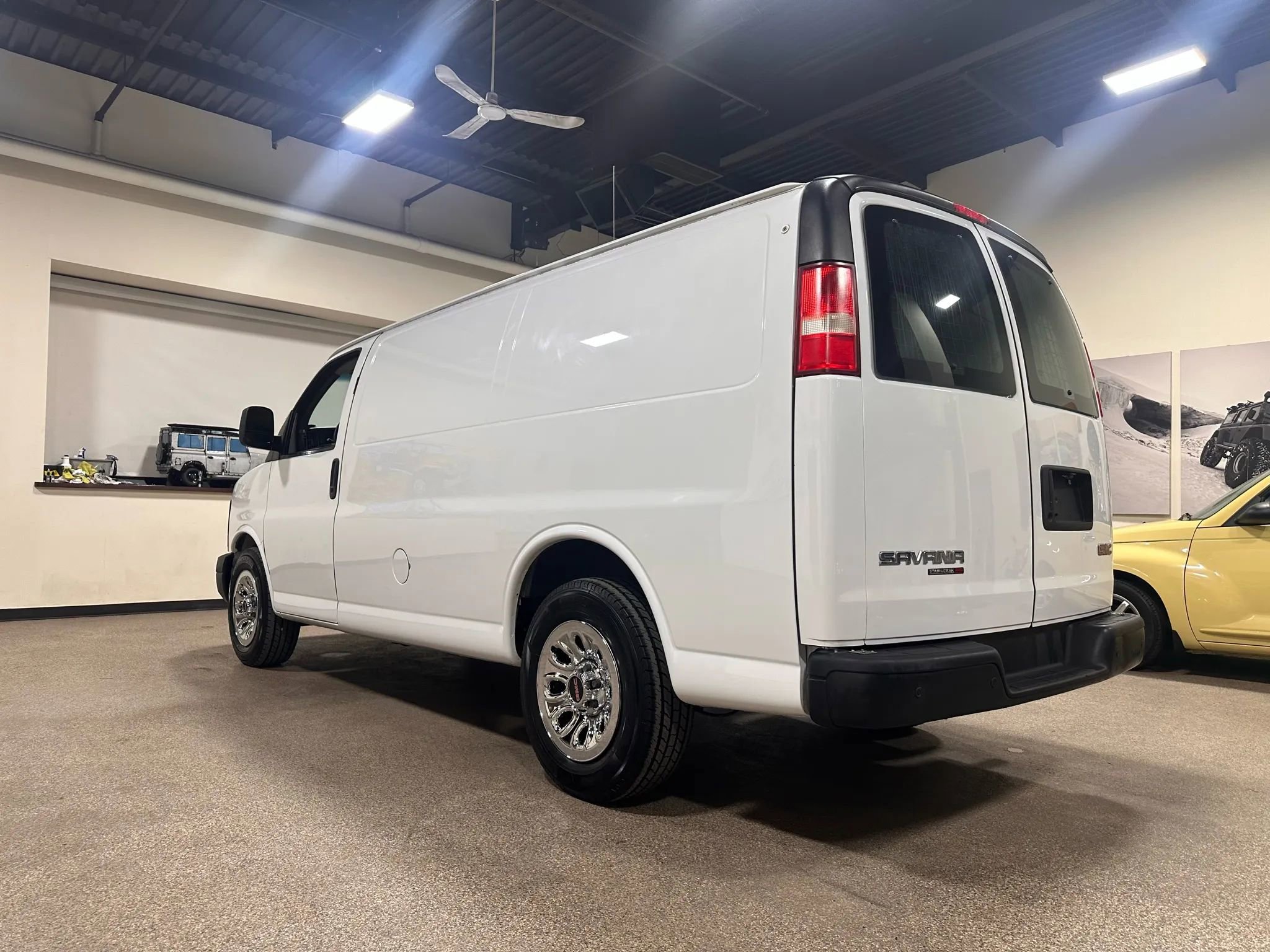 Used 2013 GMC Savana 1500 AWD image 14