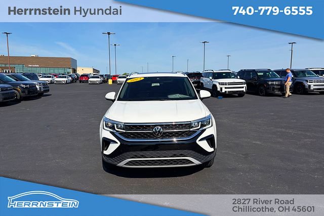 Used 2024 Volkswagen Taos SEL AWD/4WD image 2