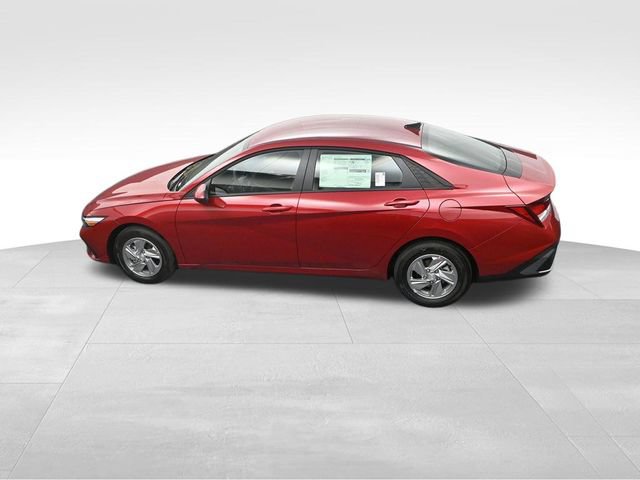Certified 2026 Hyundai Elantra SE FWD image 25