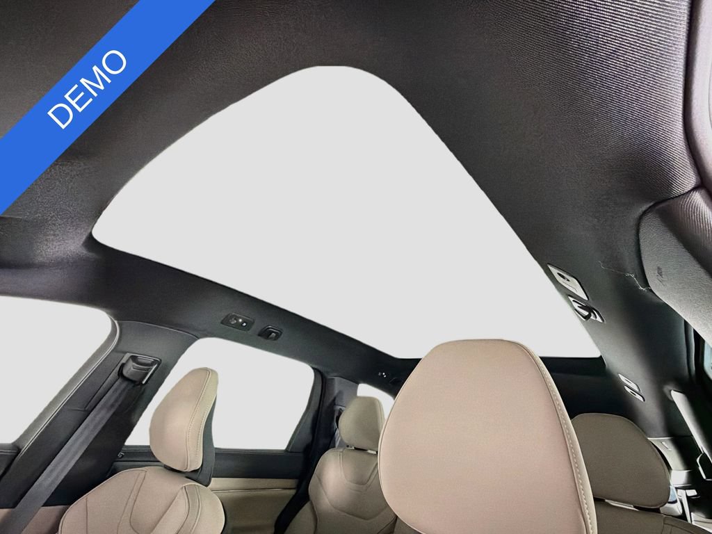 Used 2026 Volvo EX90 Plus RWD image 22