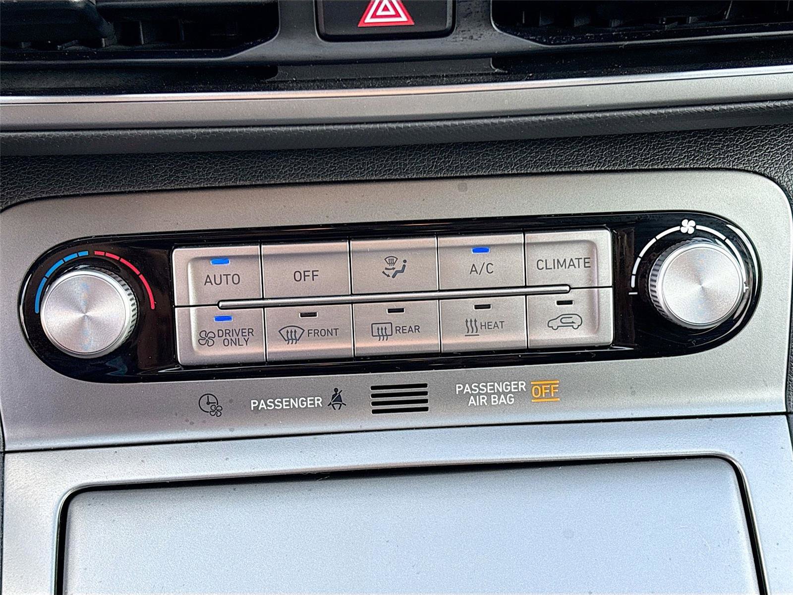 Used 2023 Hyundai Kona SE image 15