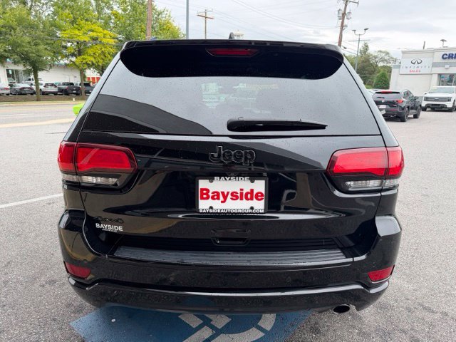 Used 2018 Jeep Grand Cherokee Altitude AWD/4WD image 10