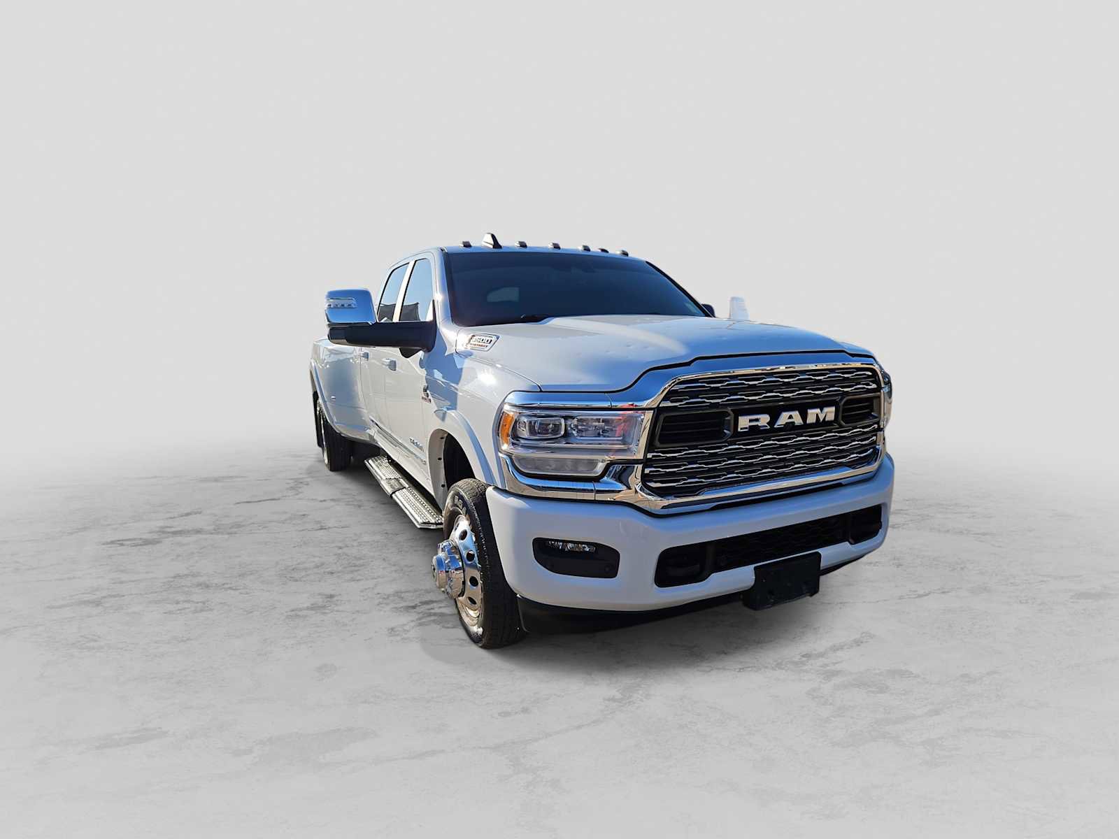 Used 2024 RAM 3500 Limited image 2