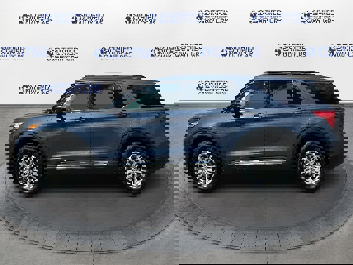 Used 2021 Ford Explorer XLT image 3