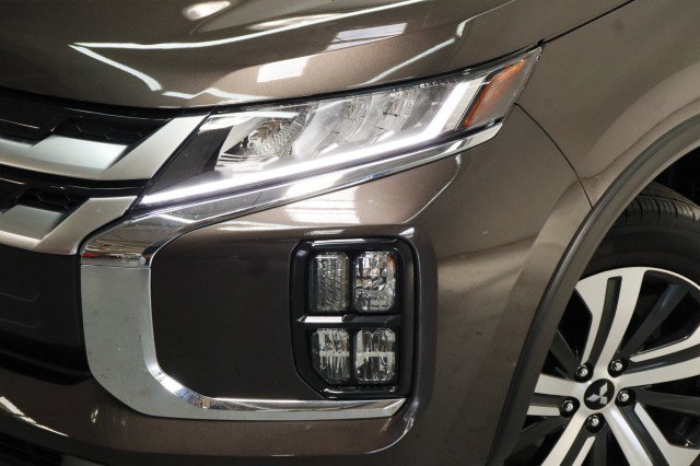 Used 2025 Mitsubishi Outlander Sport SE AWD/4WD image 2