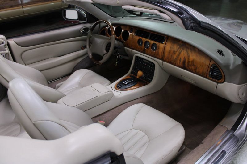 Used 1999 Jaguar XK8 Convertible RWD image 8
