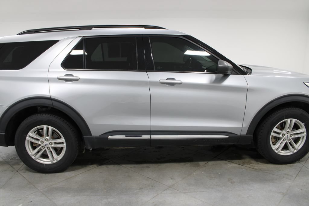 Used 2022 Ford Explorer XLT w/ Equipment Group 202A AWD/4WD image 10