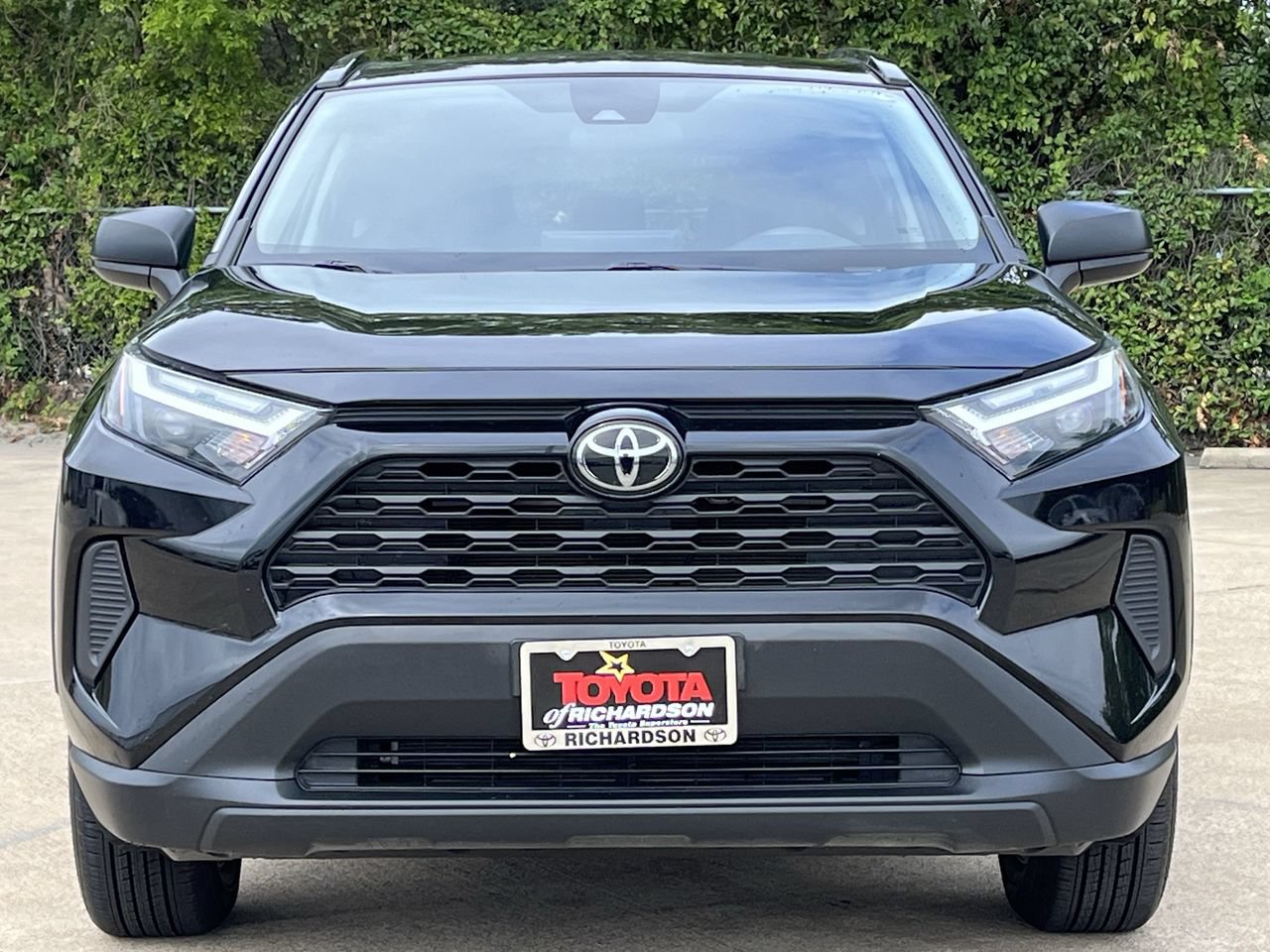 Used 2025 Toyota RAV4 LE AWD/4WD image 7