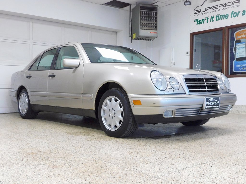 Used 1999 Mercedes-Benz E 320 4MATIC Sedan image 3