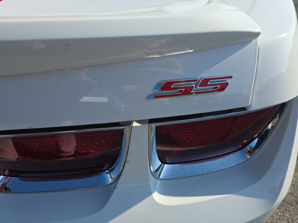 Used 2010 Chevrolet Camaro SS w/ RS Package RWD image 12