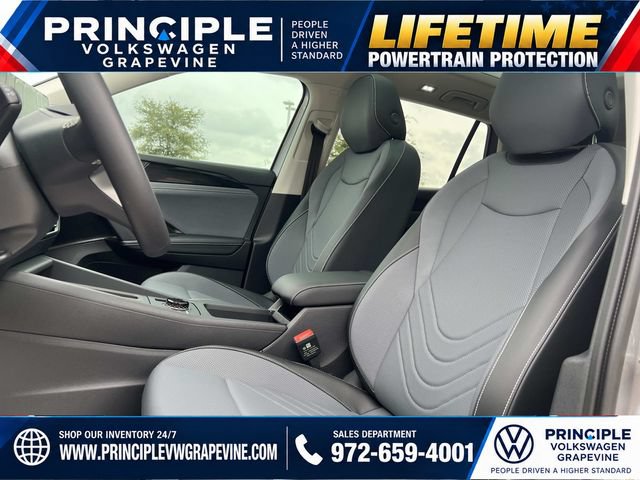 New 2026 Volkswagen Tiguan SE FWD image 11
