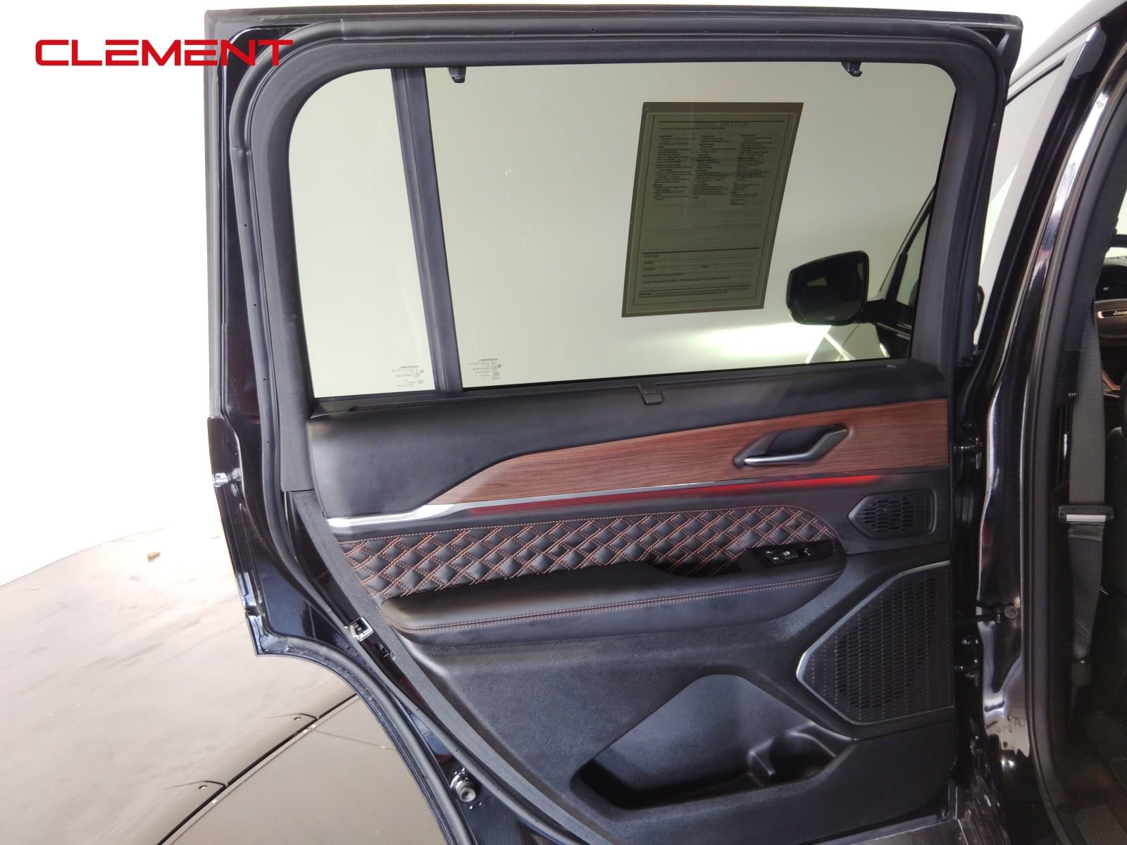 Used 2022 Jeep Grand Cherokee L Summit w/ Advanced Protech Group IV image 34