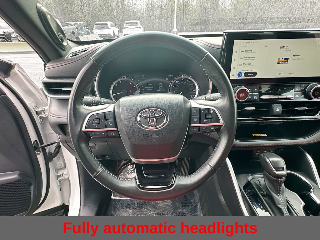 Used 2023 Toyota Highlander XSE AWD/4WD image 16