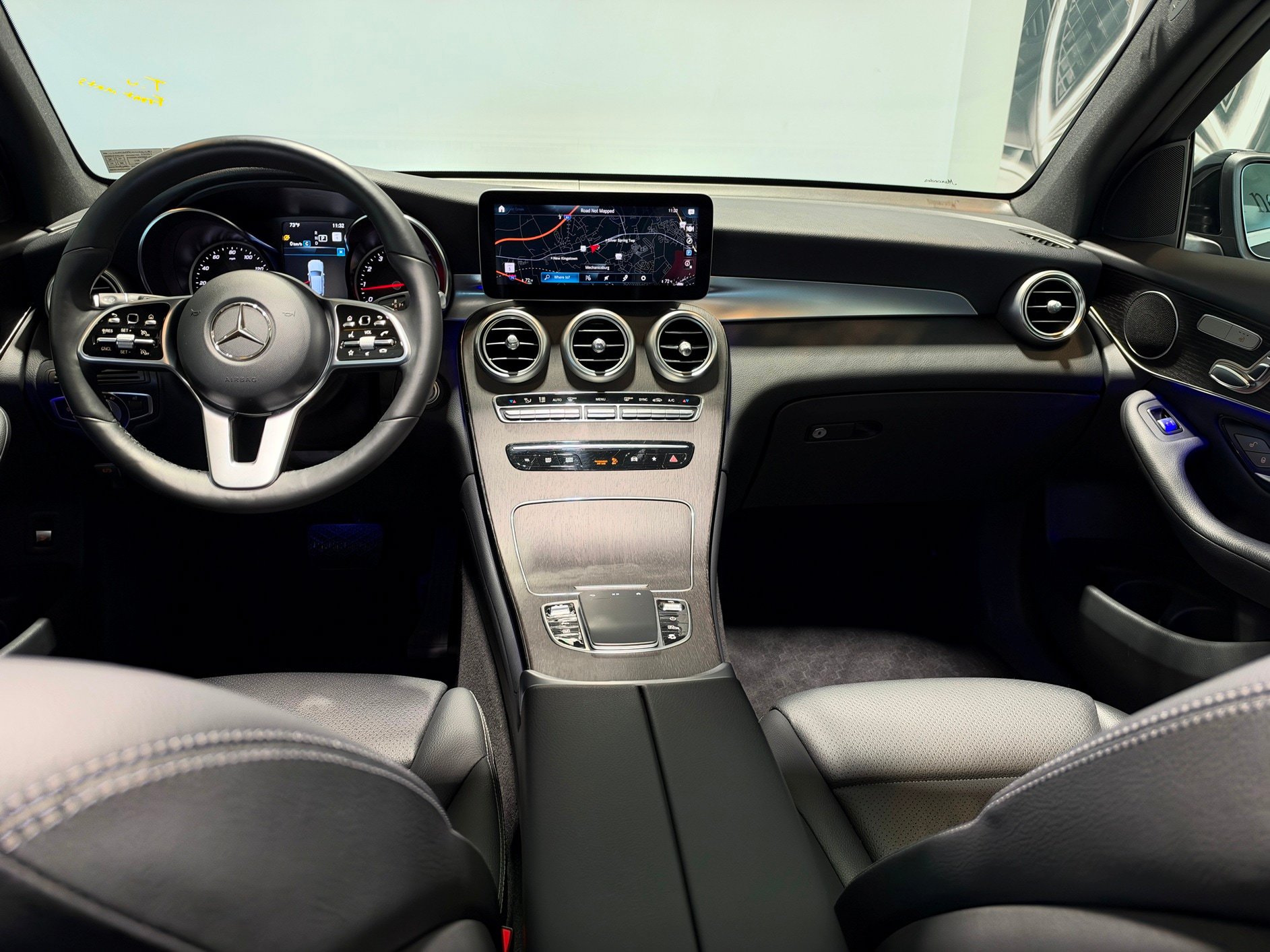 Used 2022 Mercedes-Benz GLC 300 4MATIC image 9